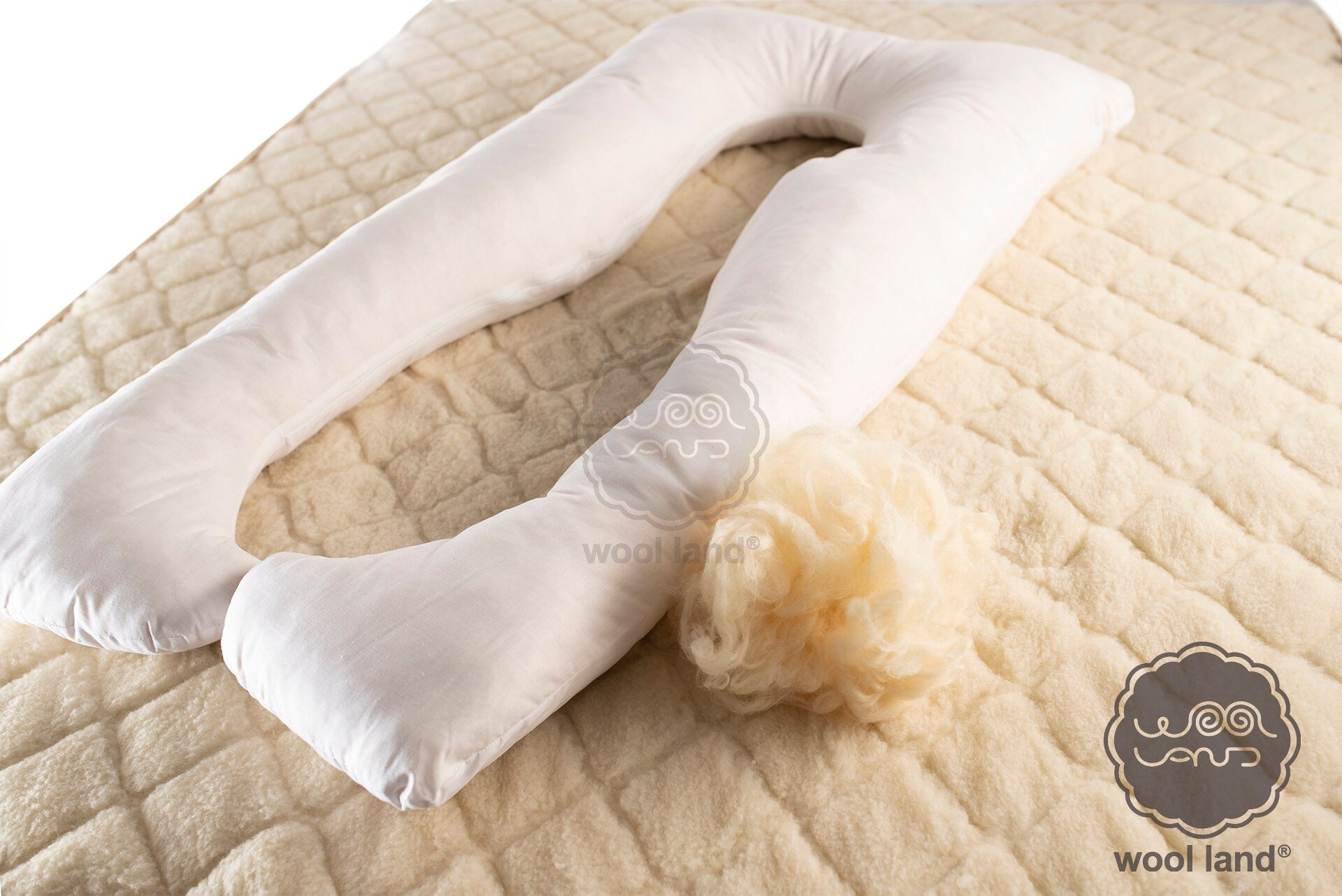 The Woolland Natural wool U-shaped pregnancy pillow