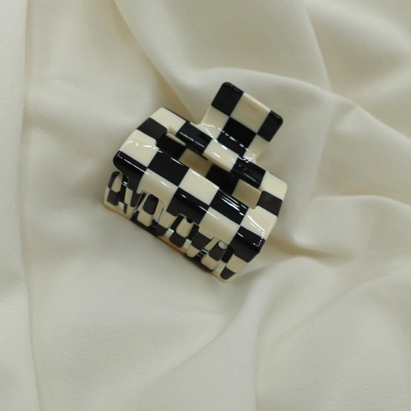 Lizzie Cellulose Acetate Hair Claw Clips